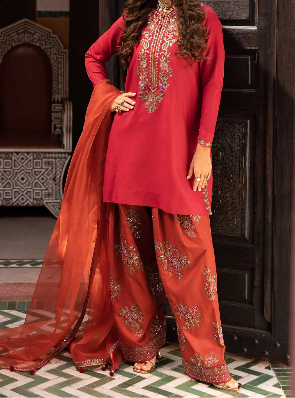Grace S1243-Embroidered 3pc Sequence Lawn Dress With Embroidered Sequence Organza Dupatta.