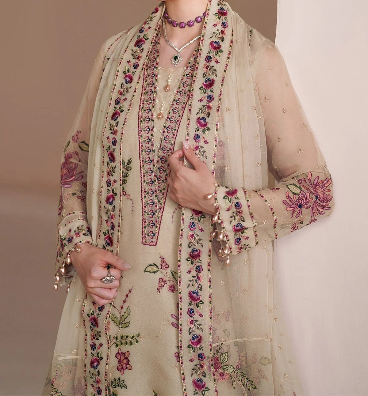 Grace S1441-Embroidered 3pc Lawn Dress With Printed Lawn Dupatta.