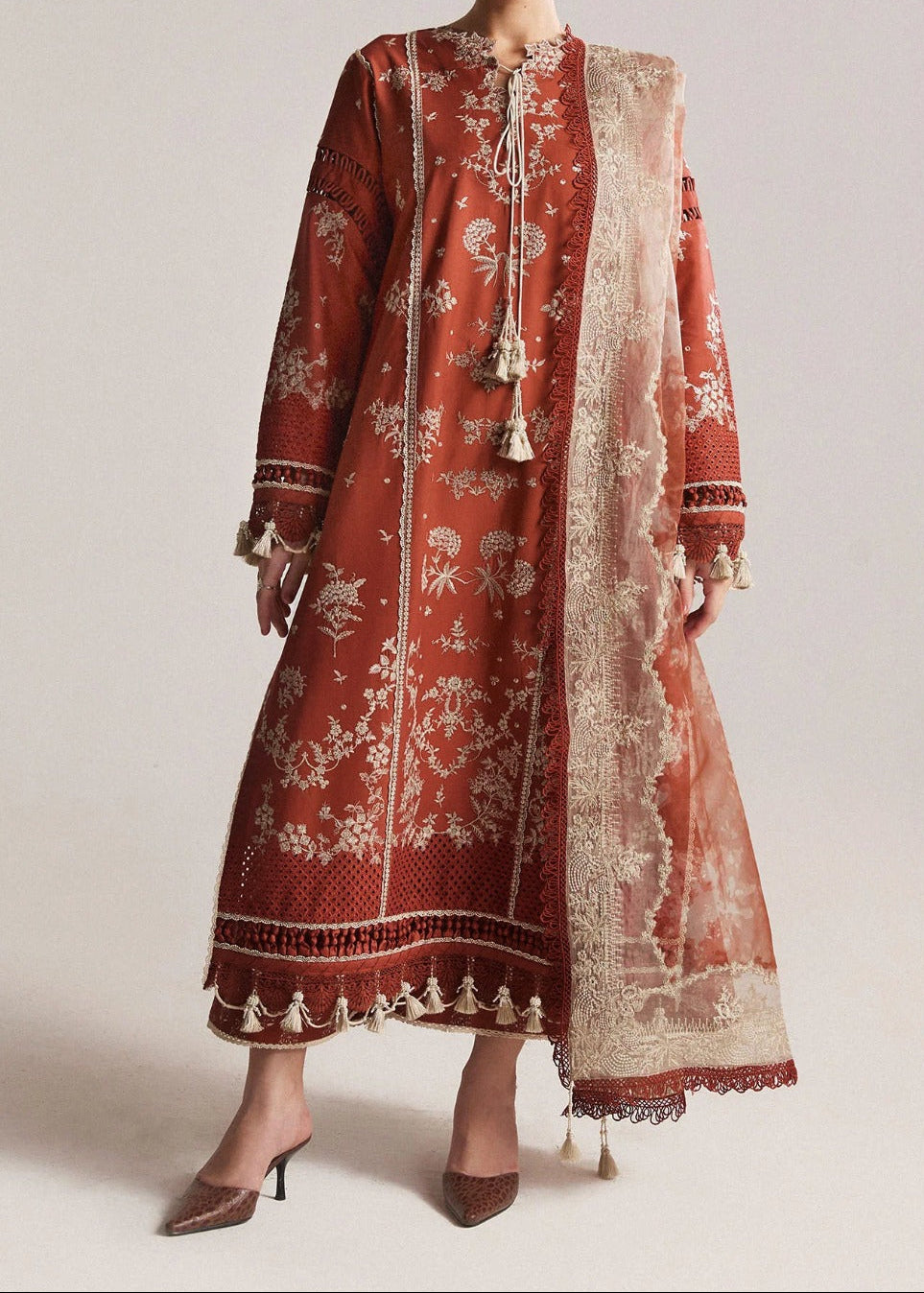 Grace S1330-Embroidered 3pc Lawn Dress With Printed Lawn Dupatta.