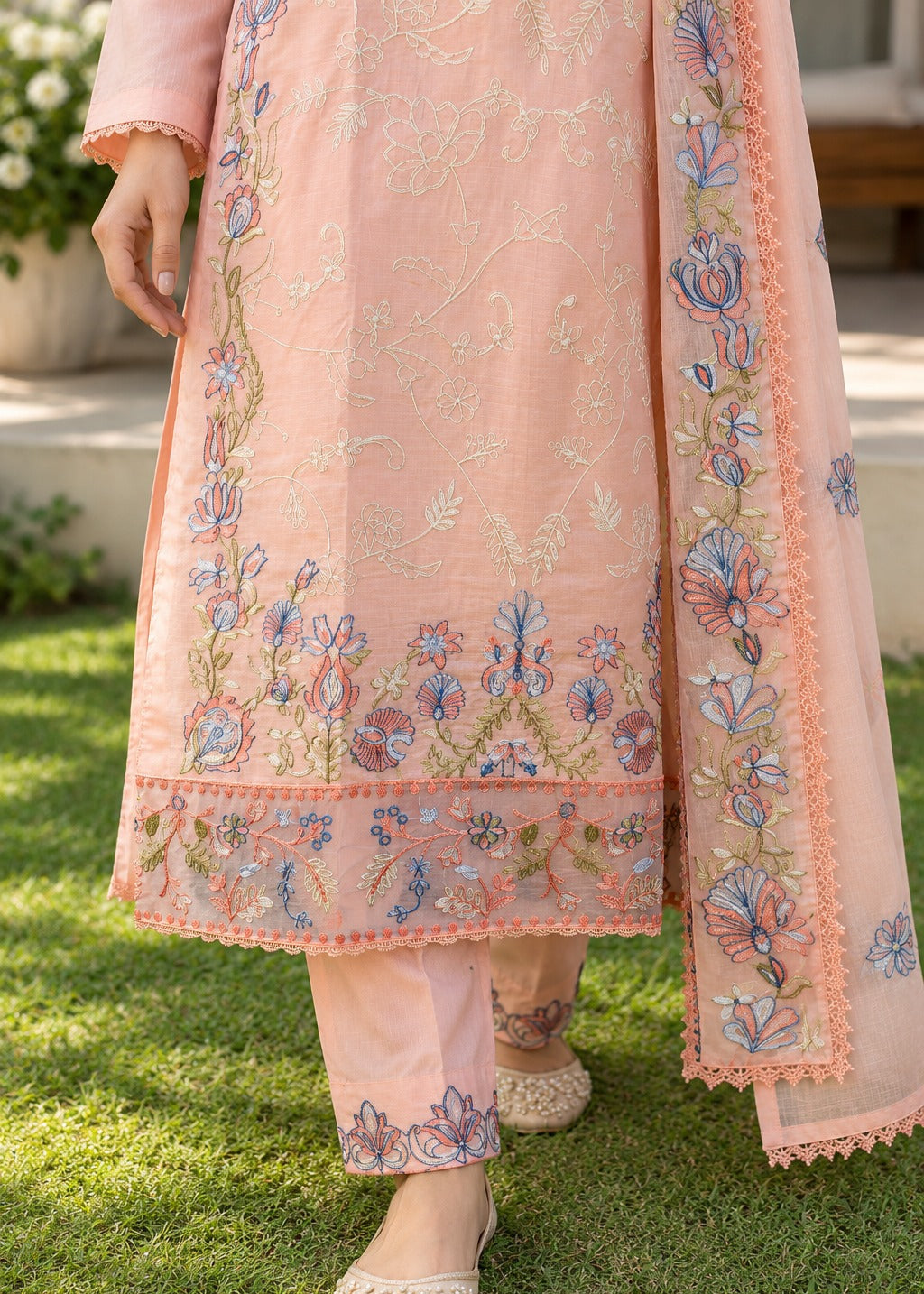 Grace S1629 - Embroidered 3pc Lawn Dress With Embroidered Chiffon Dupatta.