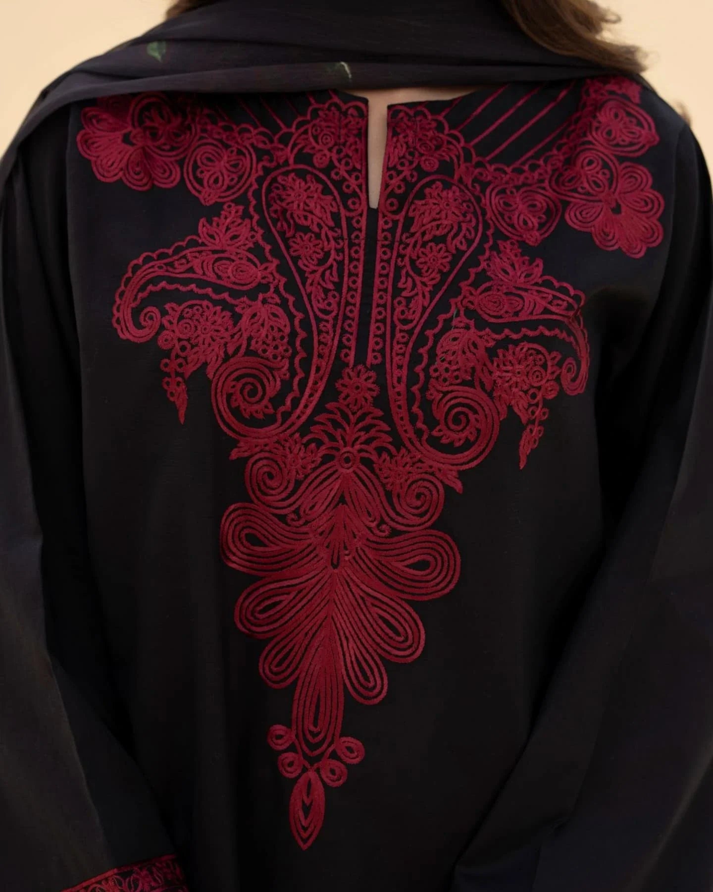 Grace S1285-Embroidered 3pc Lawn Dress With Printed Munar Dupatta.