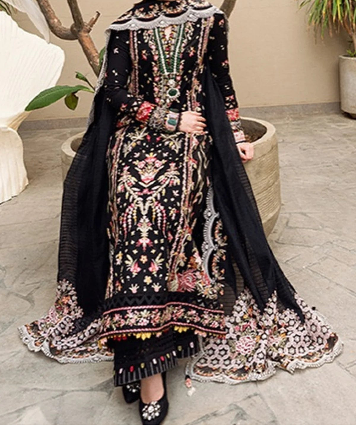 Grace S1232-Embroidered 3pc Lawn Dress With Embroidered Munar Dupatta.