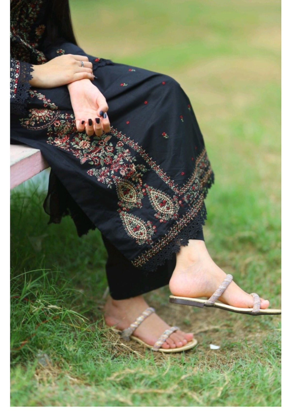 Grace S1228-Embroidered 3pc Lawn Dress With Embroidered Chiffon Dupatta.