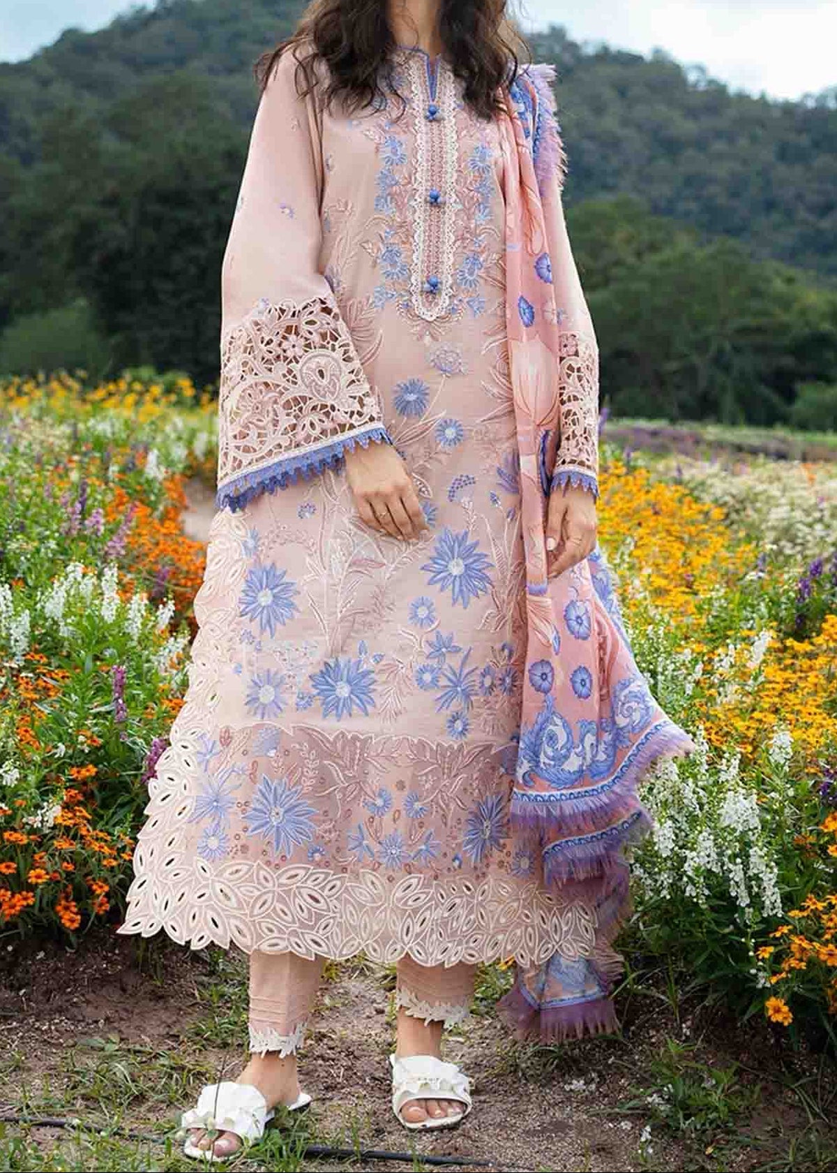 Grace S1426 - Embroidered 3pc Lawn Dress With Printed Lawn Dupatta.
