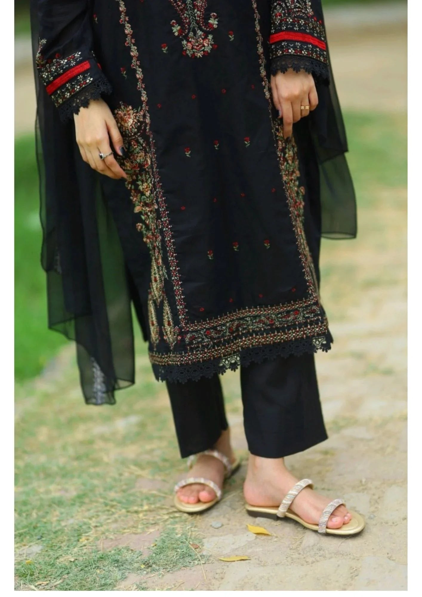 Grace Z-(W735) - Stitched Embroidered 3pc Marina Dress With Embroidered Chiffon Dupatta