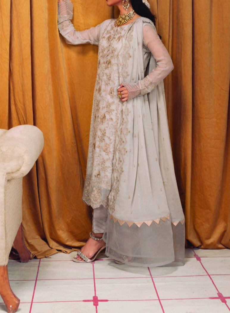 ICE GRAY– Embroidered Chiffon Unstitched 3Pc Suit.