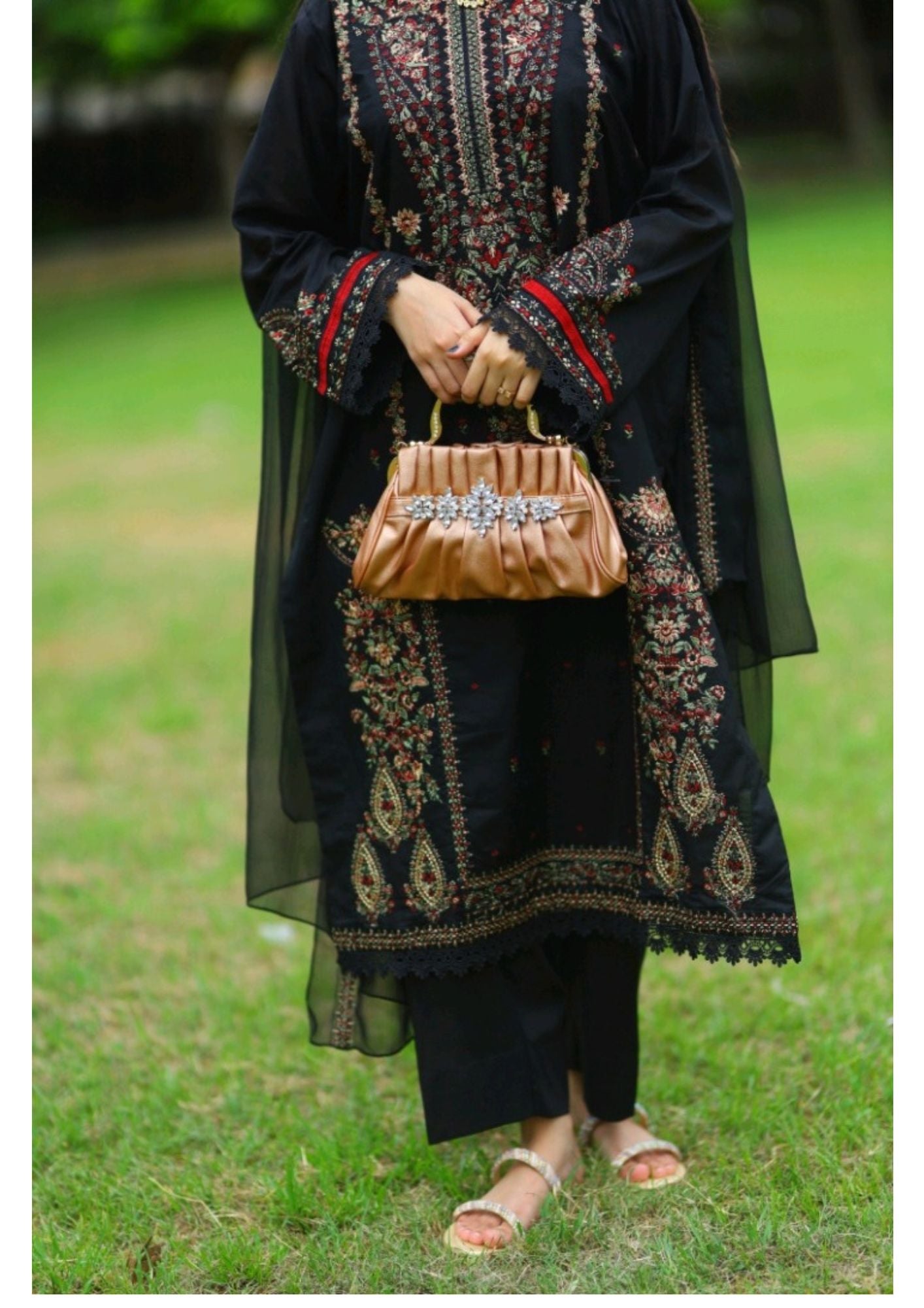 Grace S1228-Embroidered 3pc Lawn Dress With Embroidered Chiffon Dupatta.