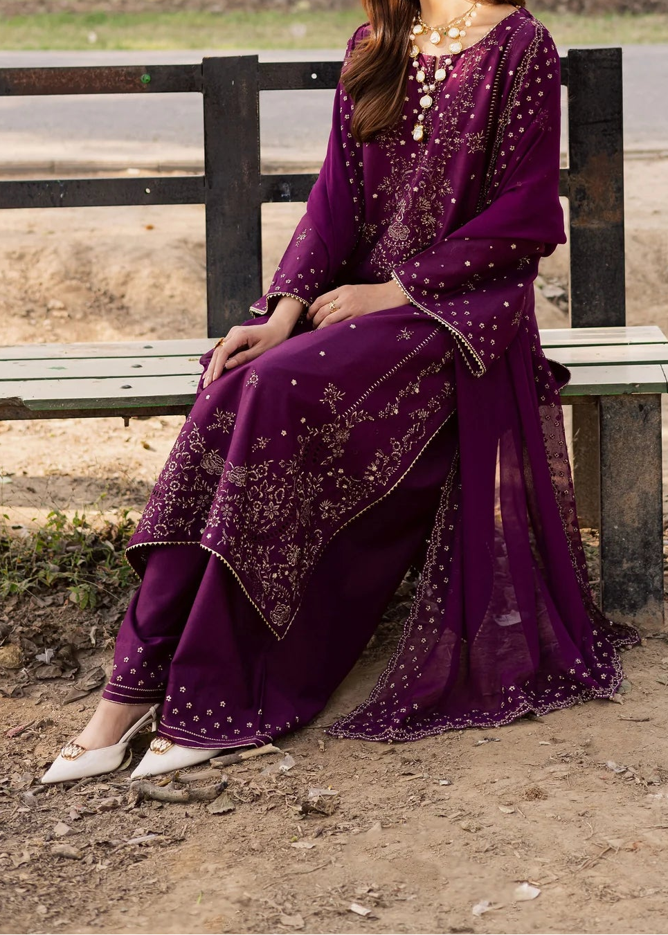Grace S1508 - Embroidered 3pc Lawn Dress With Embroidered Chiffon Dupatta.