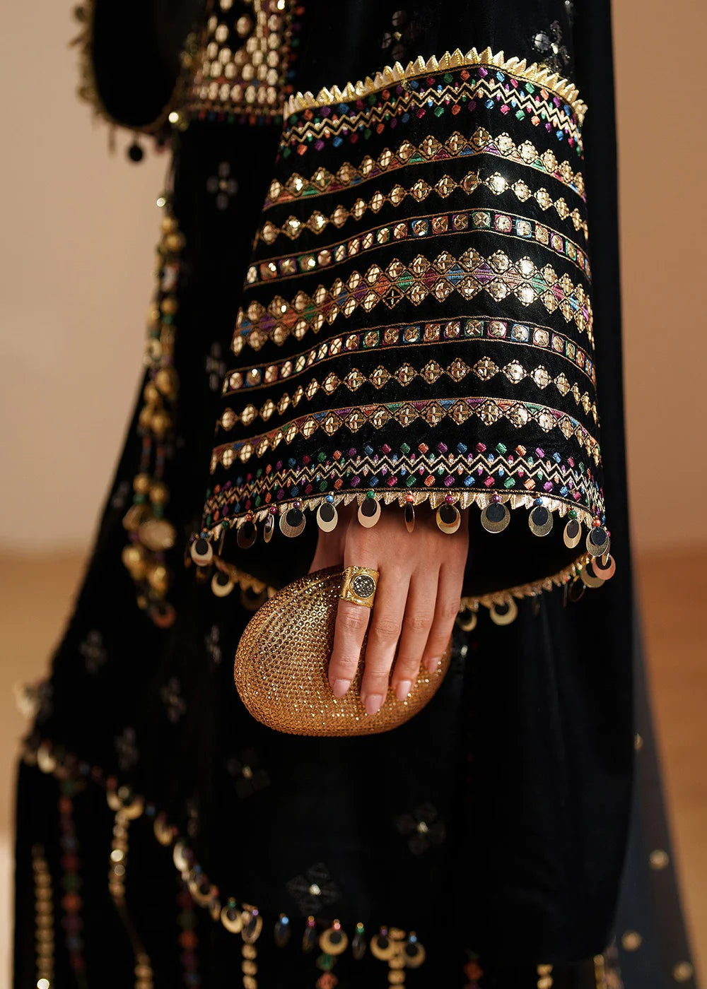 Grace W993-Embroidered Sequence 3pc Velvet Dress With Embroidered Sequence Chiffon Dupatta.