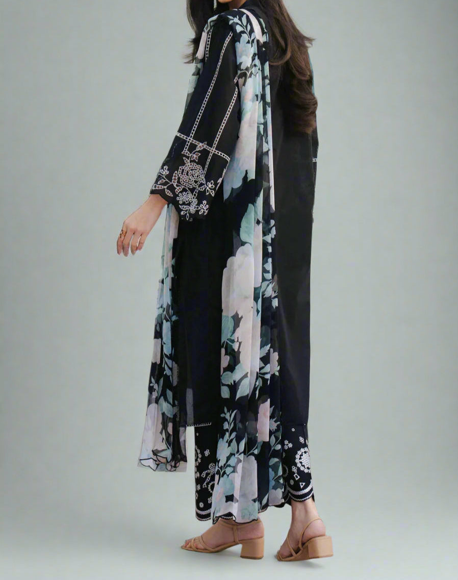 Grace S1263-Embroidered 3pc Lawn Dress With Printed Munar Dupatta.