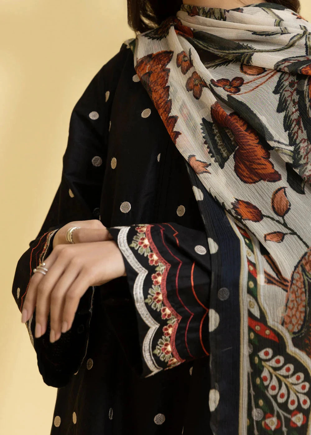 Grace S1270-Embroidered 3pc Lawn Dress With Printed Munar Dupatta.