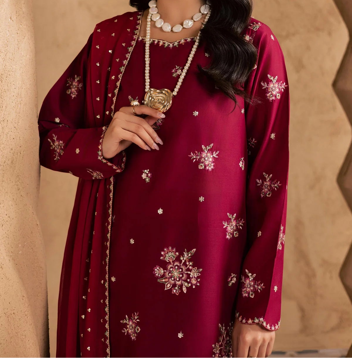 Grace S1528 - Embroidered Sequence 3pc Lawn Dress With Embroidered Sequence Chiffon Dupatta.