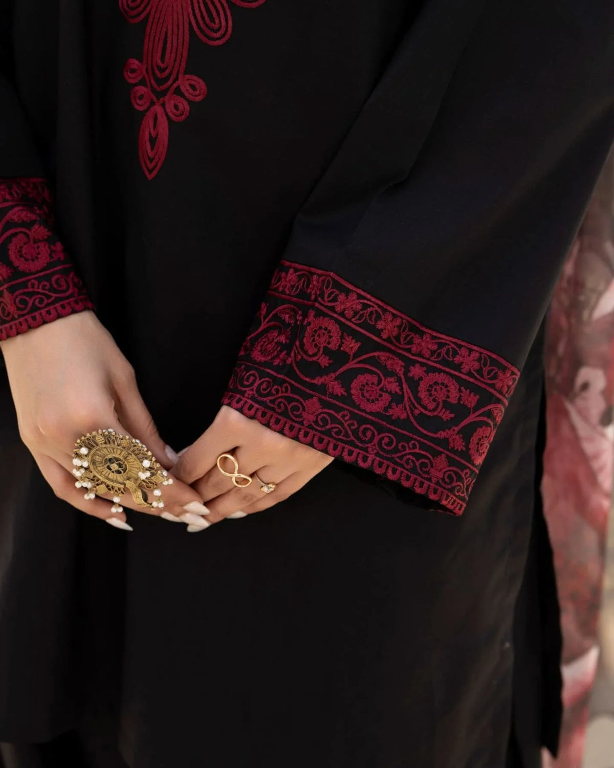 Grace S1285-Embroidered 3pc Lawn Dress With Printed Munar Dupatta.
